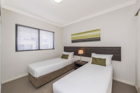 Dolphin Quay Apartments - Surfers Gold Coast 39
