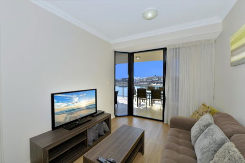Dolphin Quay Apartments - Surfers Gold Coast 2