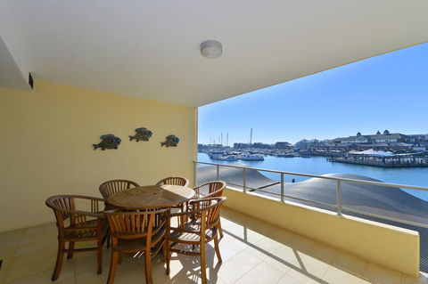 Dolphin Quay Apartments - Surfers Gold Coast 14