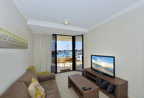Dolphin Quay Apartments - Surfers Gold Coast 10