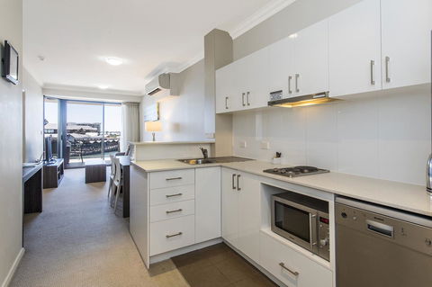 Dolphin Quay Apartments - Surfers Gold Coast 35