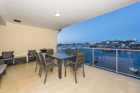 Dolphin Quay Apartments - Surfers Gold Coast 21