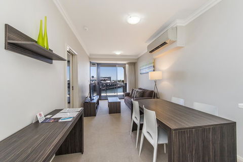Dolphin Quay Apartments - Surfers Gold Coast 33