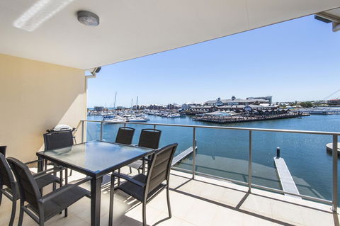 Dolphin Quay Apartments - Surfers Gold Coast 36