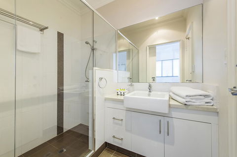 Dolphin Quay Apartments - Surfers Gold Coast 40