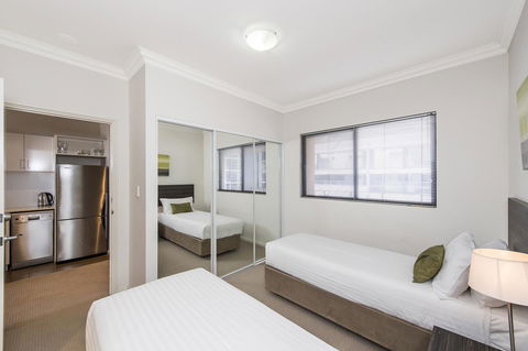 Dolphin Quay Apartments - Surfers Gold Coast 43