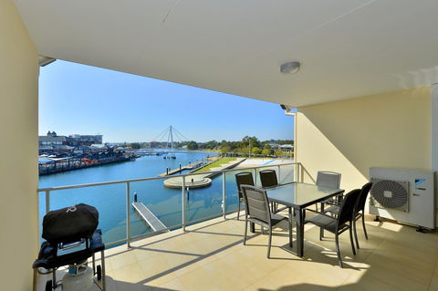 Dolphin Quay Apartments - Surfers Gold Coast 5
