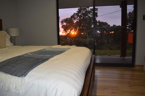 Eagle Bay House - Surfers Gold Coast 9