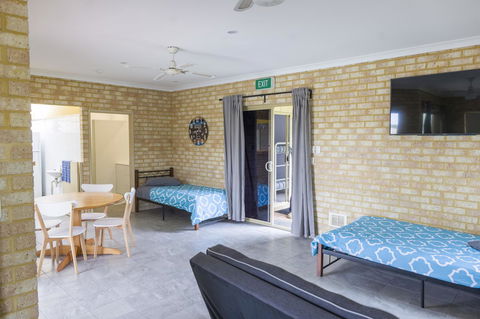 Lancelin Lodge - Surfers Gold Coast 2