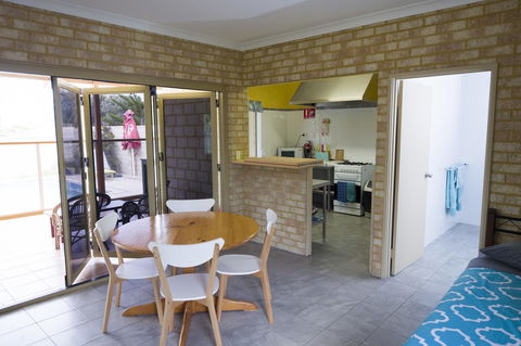 Lancelin Lodge - Surfers Gold Coast 1