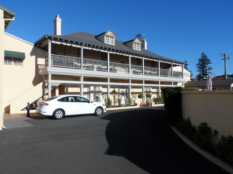 Clifton Motel & Grittleton Lodge - Surfers Gold Coast 9