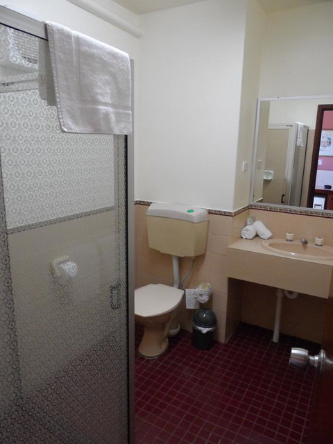 Clifton Motel & Grittleton Lodge - Surfers Gold Coast 19