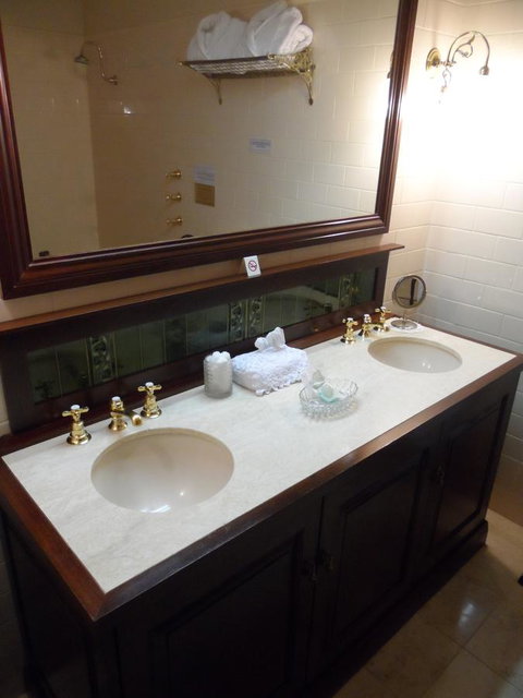 Clifton Motel & Grittleton Lodge - Surfers Gold Coast 31