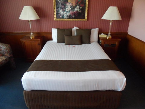 Clifton Motel & Grittleton Lodge - Surfers Gold Coast 12