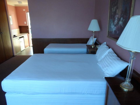 Clifton Motel & Grittleton Lodge - Surfers Gold Coast 18