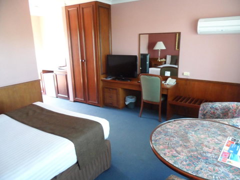 Clifton Motel & Grittleton Lodge - Surfers Gold Coast 21