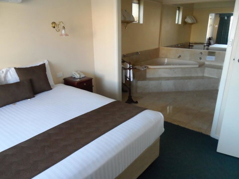 Clifton Motel & Grittleton Lodge - Surfers Gold Coast 27