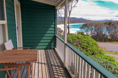 BINALONG BEACH COTTAGE Beachfront At Bay Of Fires Next To Restaurant - Surfers Gold Coast 14