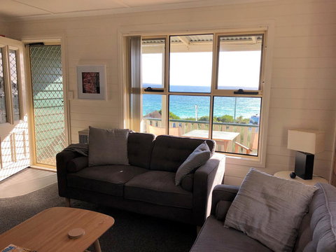 BINALONG BEACH COTTAGE Beachfront At Bay Of Fires Next To Restaurant - Surfers Gold Coast 12