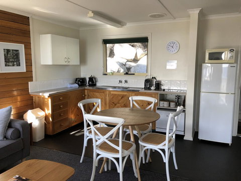 BINALONG BEACH COTTAGE Beachfront At Bay Of Fires Next To Restaurant - Surfers Gold Coast 18