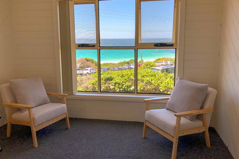 BINALONG BEACH COTTAGE Beachfront At Bay Of Fires Next To Restaurant - Surfers Gold Coast 3