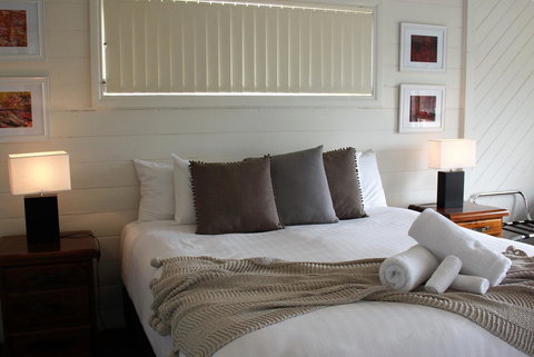 BINALONG BEACH COTTAGE Beachfront At Bay Of Fires Next To Restaurant - Surfers Gold Coast 17