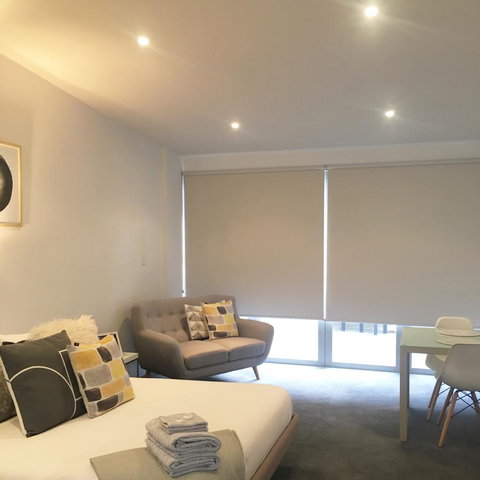 Sandy Bay Studio Apartment - Surfers Gold Coast 2