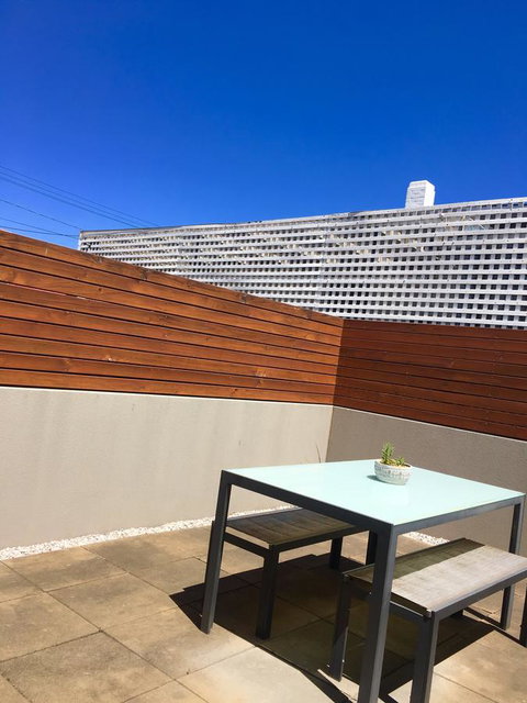 Sandy Bay Studio Apartment - Surfers Gold Coast 12