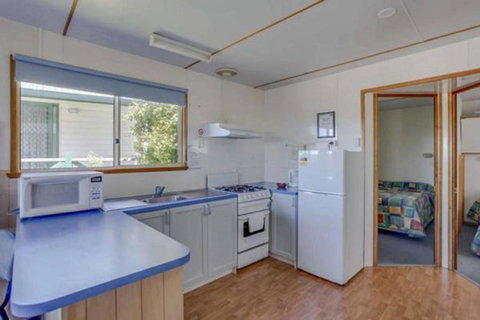 Bicheno Cabin Park - Surfers Gold Coast 18