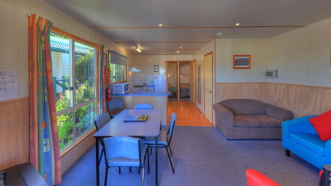 Bicheno Cabin Park - Surfers Gold Coast 9