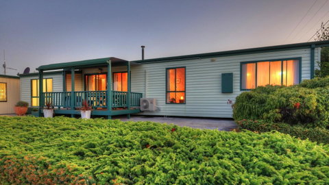 Bicheno Cabin Park - Surfers Gold Coast 25