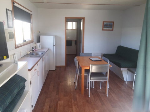 Bicheno Cabin Park - Surfers Gold Coast 29