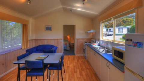 Bicheno Cabin Park - Surfers Gold Coast 15