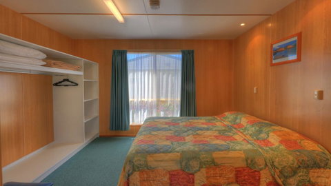 Bicheno Cabin Park - Surfers Gold Coast 12