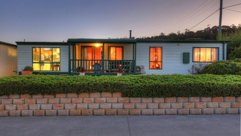 Bicheno Cabin Park - Surfers Gold Coast 27