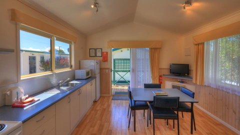 Bicheno Cabin Park - Surfers Gold Coast 17