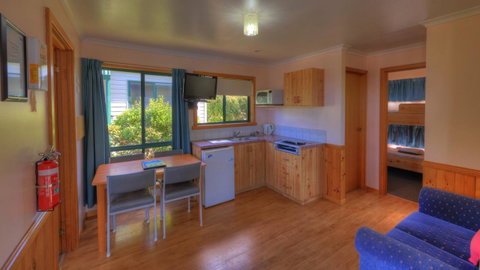 Bicheno Cabin Park - Surfers Gold Coast 36