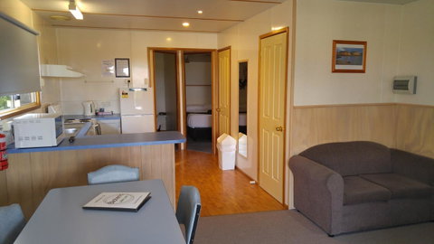 Bicheno Cabin Park - Surfers Gold Coast 2
