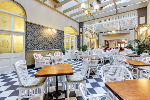 Hadley\'s Orient Hotel - Surfers Gold Coast 1