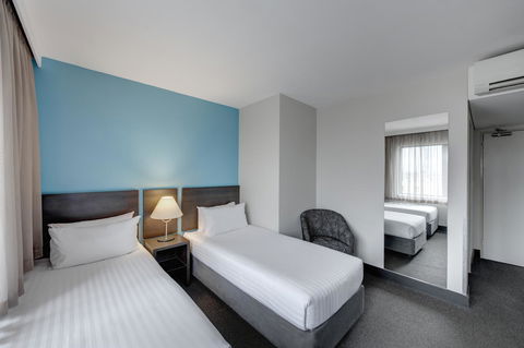 Travelodge Hotel Hobart - Surfers Gold Coast 11