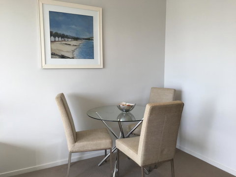 Hobart Inner City Apartment - Surfers Gold Coast 5