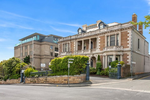 Lenna Of Hobart - Surfers Gold Coast 7