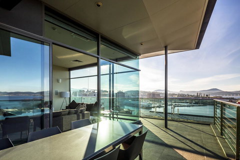 Lenna Of Hobart - Surfers Gold Coast 32