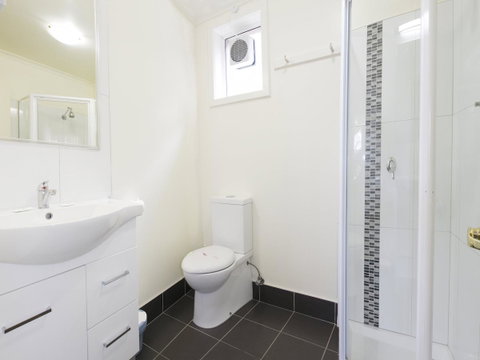 Graham Apartments - Surfers Gold Coast 10