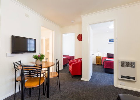 Graham Apartments - Surfers Gold Coast 3