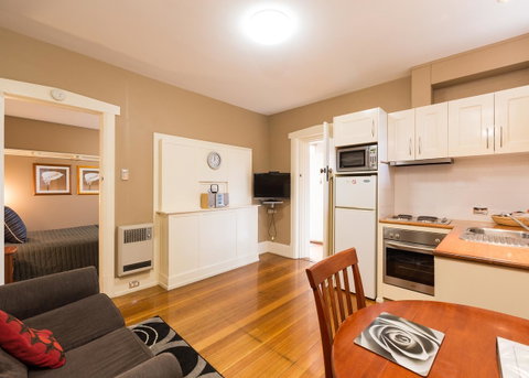 Graham Apartments - Surfers Gold Coast 40