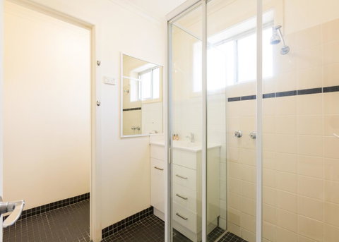Graham Apartments - Surfers Gold Coast 16