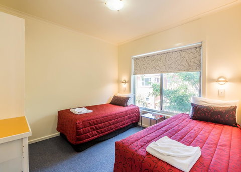 Graham Apartments - Surfers Gold Coast 17
