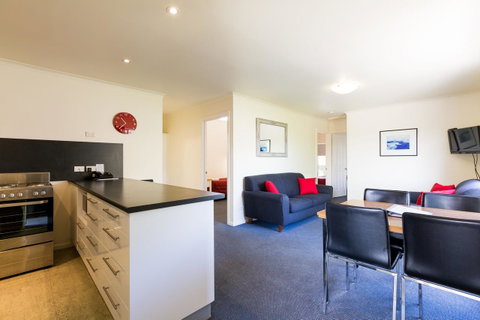 Graham Apartments - Surfers Gold Coast 14