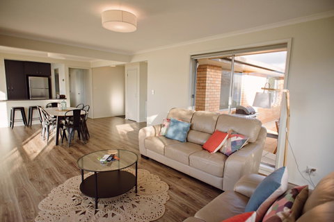The Holiday Home People - Surfers Gold Coast 3